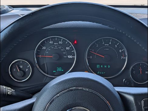 Used 2017 Jeep Wrangler Unlimited Sahara AWD/4WD image 19