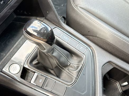 Used 2023 Volkswagen Tiguan SE R-Line image 26