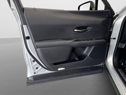 Used 2019 Lexus UX 250h w/ Premium Package AWD/4WD image 9