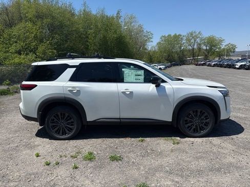 New 2026 Nissan Pathfinder SL w/ SL Premium Package AWD/4WD image 4