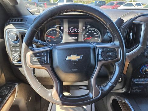 Used 2019 Chevrolet Silverado 1500 High Country w/ Technology Package AWD/4WD image 13