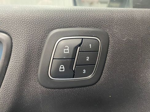 Used 2020 Ford Escape Titanium image 13