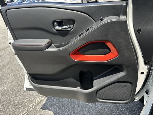 New 2025 Nissan Frontier PRO-4X image 17