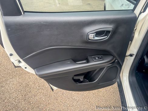 Used 2019 Jeep Compass Latitude w/ Popular Equipment Group image 21