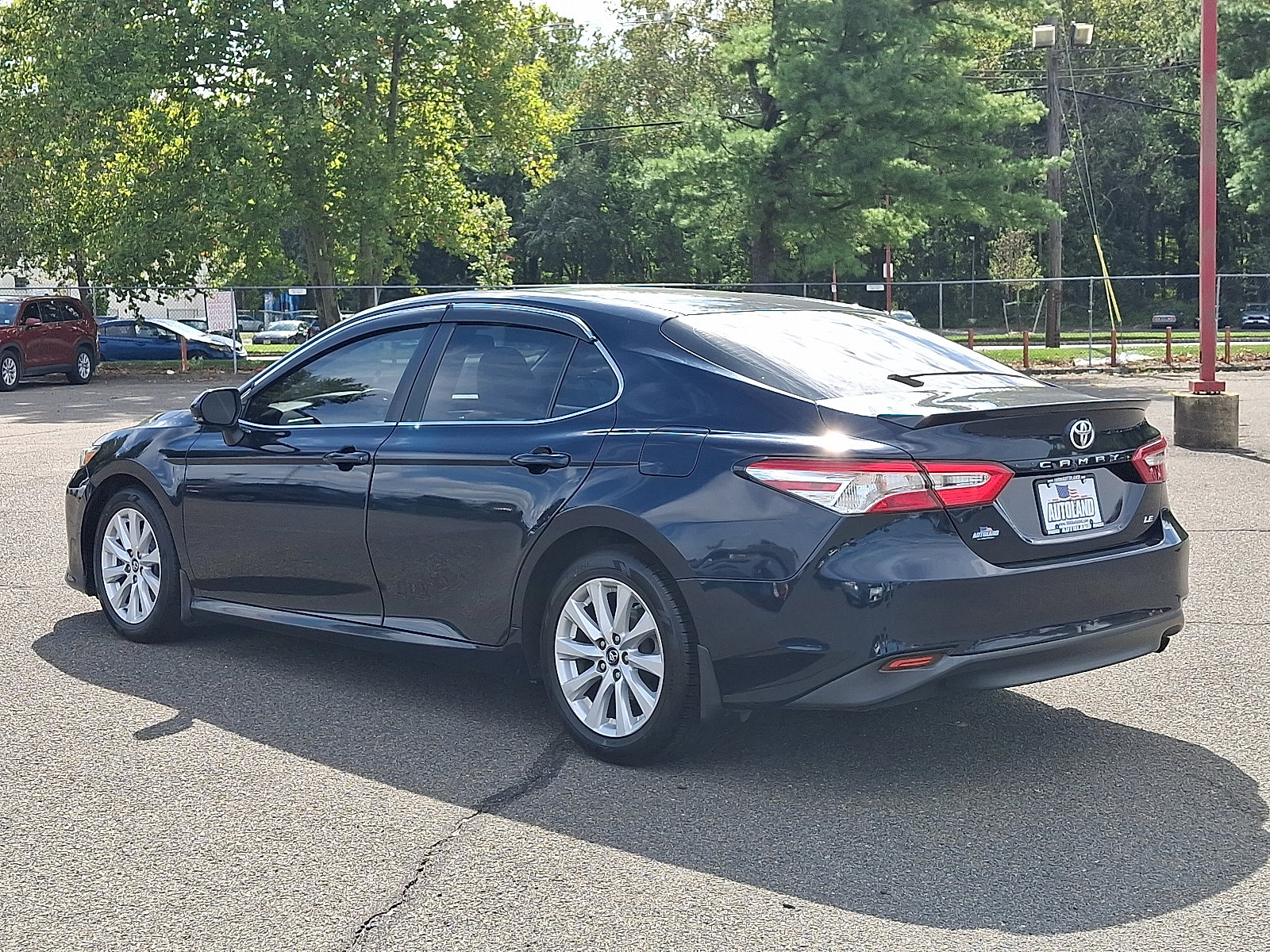 Used 2018 Toyota Camry LE w/ Convenience Package FWD image 5
