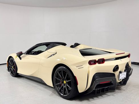 Used 2024 Ferrari SF90 Spider image 5