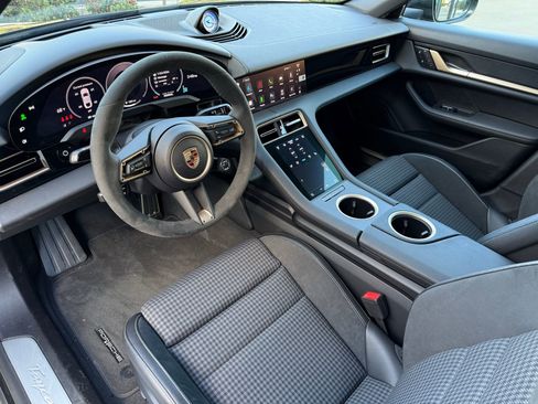New 2025 Porsche Taycan 4S AWD/4WD image 4