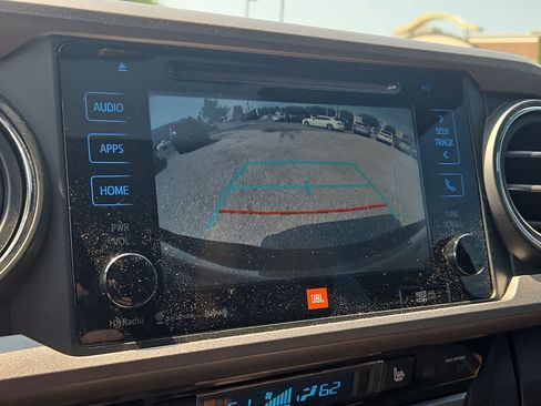 Used 2018 Toyota Tacoma Limited AWD/4WD image 19