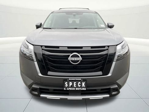 New 2025 Nissan Pathfinder SL w/ Black Appearance Package image 8
