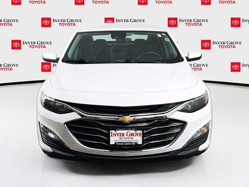 Used 2025 Chevrolet Malibu LT w/ LPO, Floor Liner Package FWD image 2