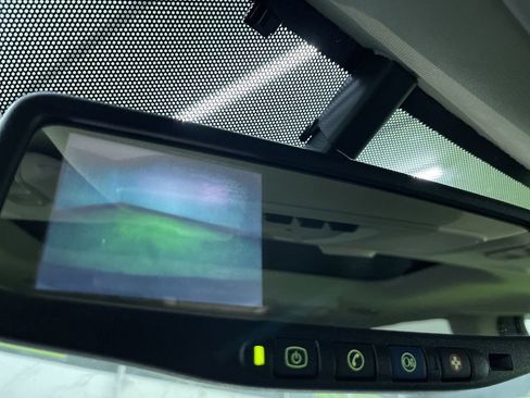 Used 2011 Chevrolet Traverse LTZ image 23