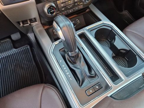 Used 2015 Ford F150 Platinum w/ Equipment Group 701A Luxury AWD/4WD image 30