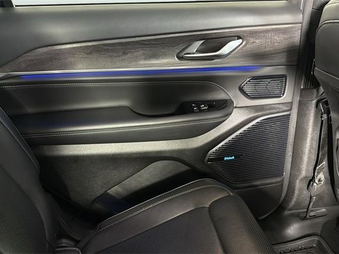 Used 2023 Jeep Grand Cherokee L Overland image 33