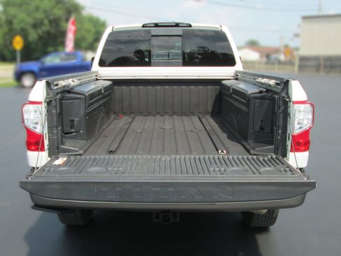Used 2019 Nissan Titan Platinum Reserve w/ Platinum Utility Package AWD/4WD image 9