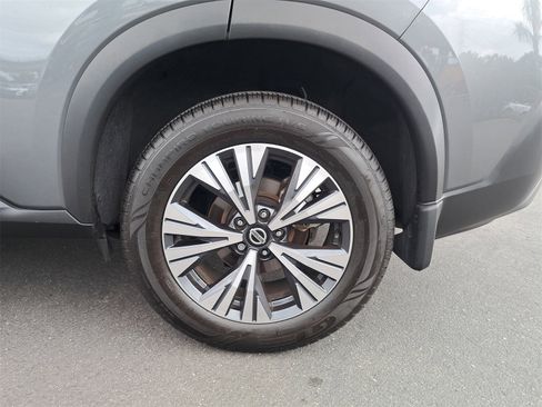 Used 2021 Nissan Rogue SV image 34