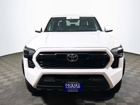 Certified 2025 Toyota Tacoma TRD Off-Road AWD/4WD image 3