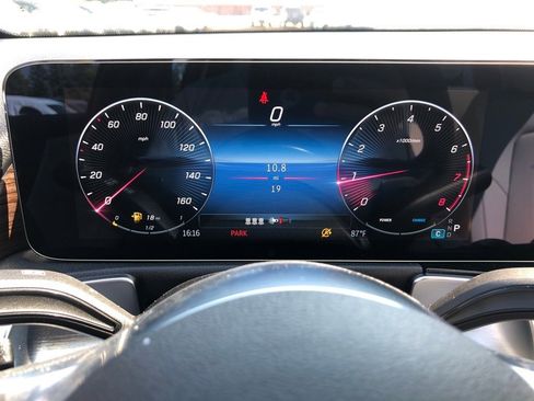 New 2026 Mercedes-Benz GLB 250 4MATIC image 21