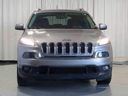 Used 2014 Jeep Cherokee Latitude w/ Comfort/Convenience Group FWD image 3