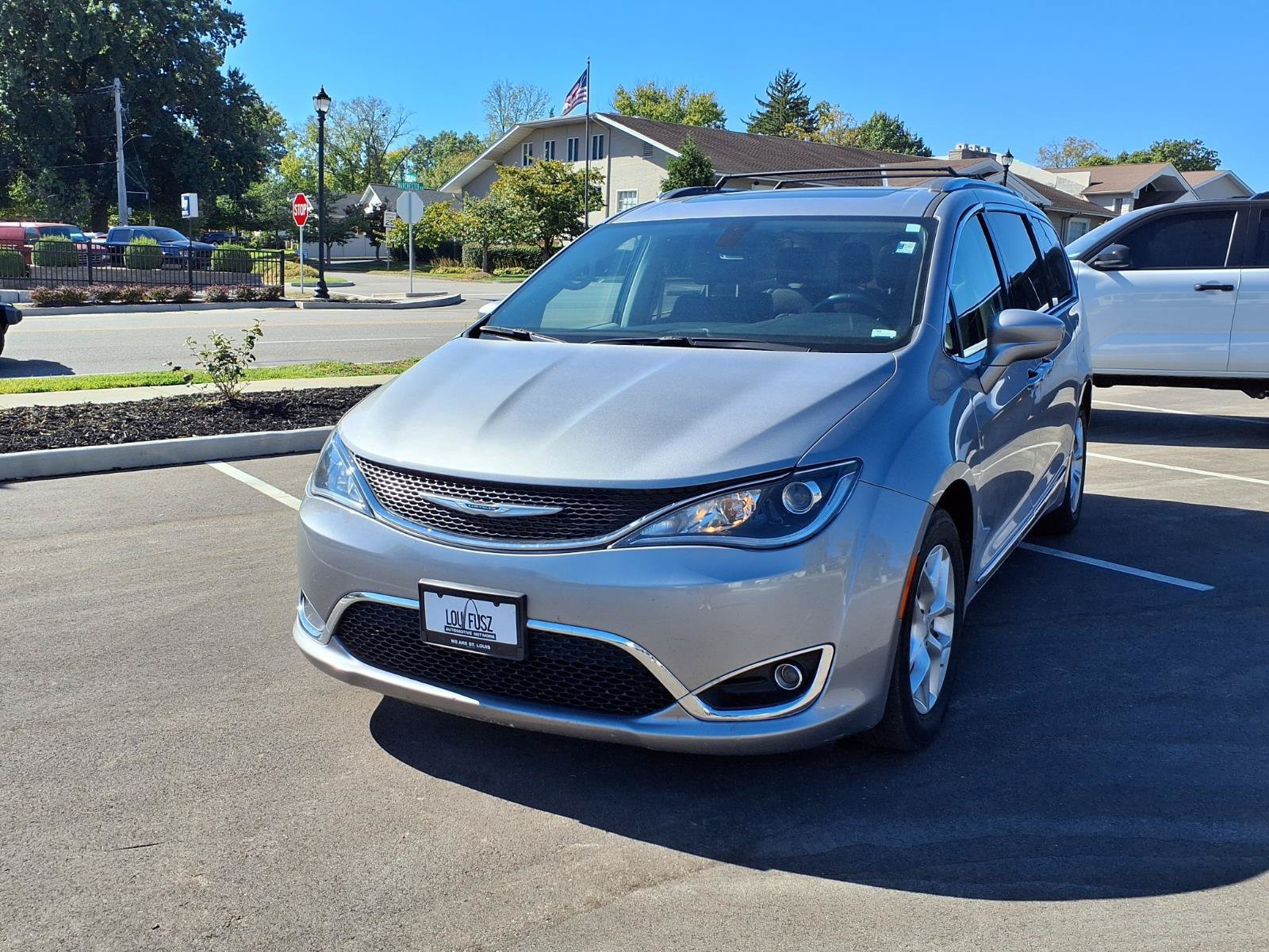Used 2020 Chrysler Pacifica Touring-L Plus w/ Tire & Wheel Group FWD image 34