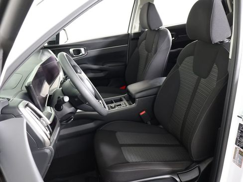 Used 2024 Kia Sorento LX FWD image 27