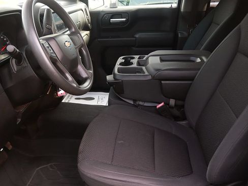 Used 2020 Chevrolet Silverado 1500 Custom w/ Custom Value Package AWD/4WD image 11