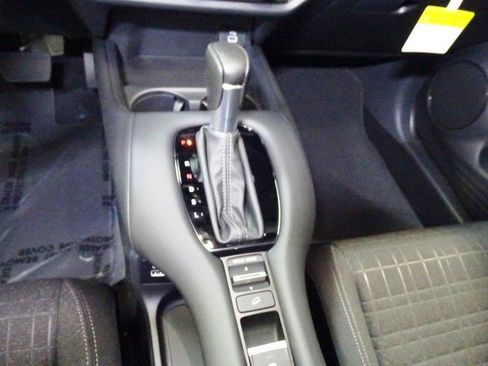 Used 2025 Honda HR-V LX image 16