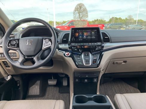 Certified 2024 Honda Odyssey Elite image 17