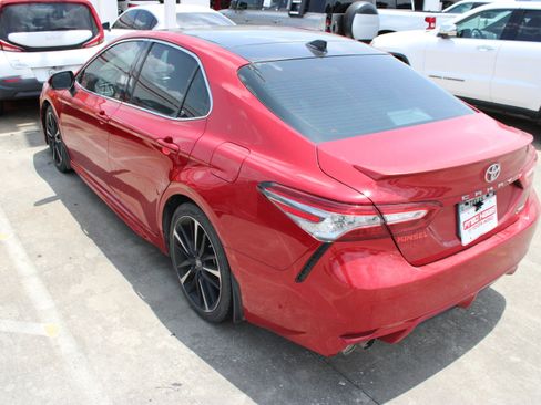 Used 2019 Toyota Camry XSE FWD image 6
