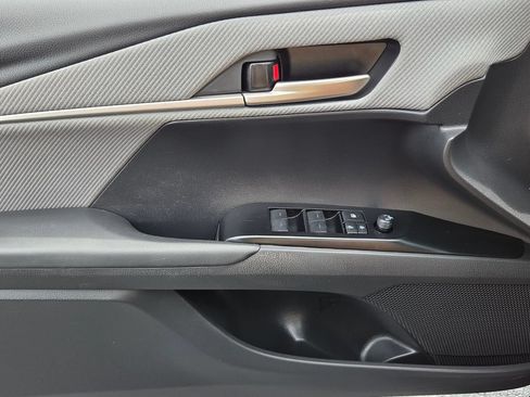 Used 2025 Toyota Camry SE FWD image 26