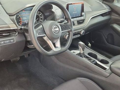Certified 2025 Nissan Altima 2.5 SV FWD image 19