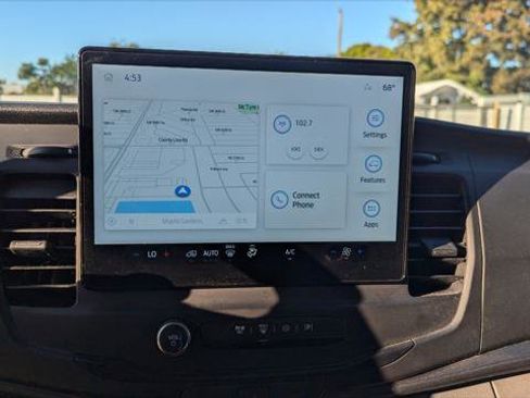 Used 2023 Ford E-Transit Medium Roof image 23