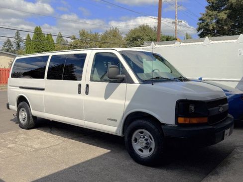 Used 2003 Chevrolet Express 3500 Extended Passenger RWD image 2