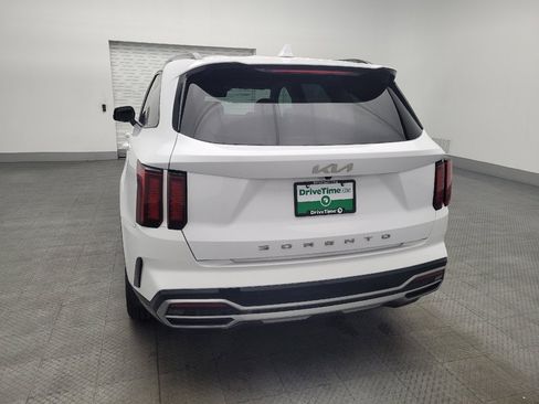 Used 2022 Kia Sorento S image 6