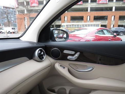 Certified 2022 Mercedes-Benz GLC 300 GLC 300 4MATIC image 16