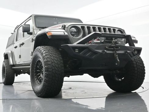 Used 2022 Jeep Gladiator Rubicon w/ LED Lighting Group AWD/4WD image 47