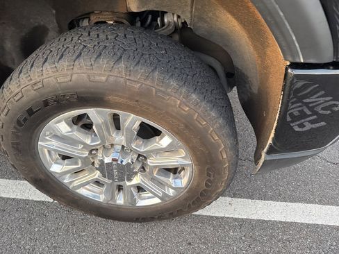 Used 2022 GMC Sierra 2500 Denali w/ Denali Ultimate Package image 4