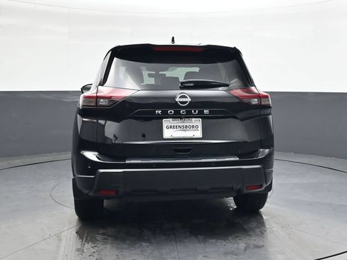 Certified 2026 Nissan Rogue SV FWD image 7