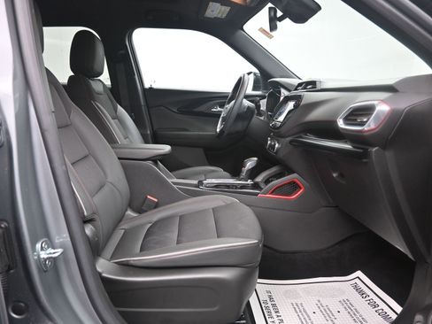 Used 2023 Chevrolet TrailBlazer RS w/ Sun and Liftgate Package image 18