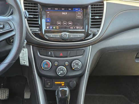 Used 2020 Chevrolet Trax LS w/ Tint and Cruise Package AWD/4WD image 18