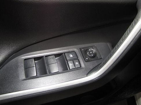 Used 2022 Toyota RAV4 XSE image 12