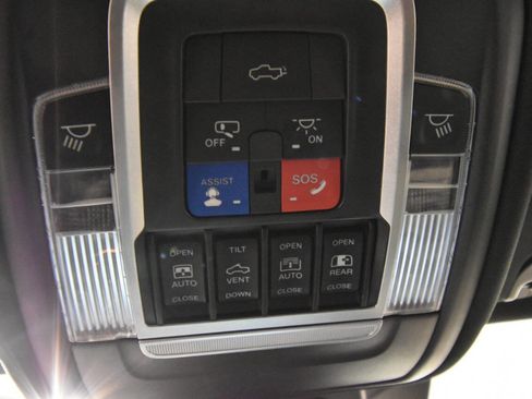 Used 2021 RAM 1500 Laramie image 24