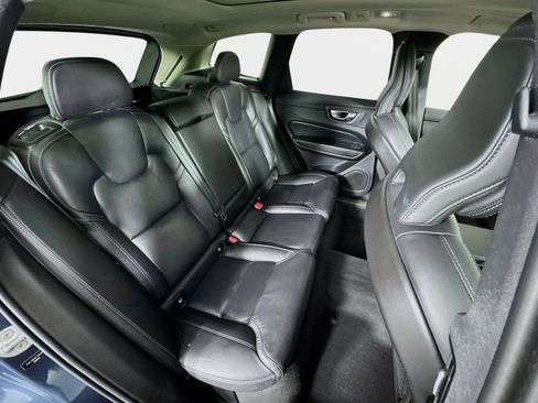 Used 2023 Volvo XC60 B5 Ultimate w/ Climate Package image 30