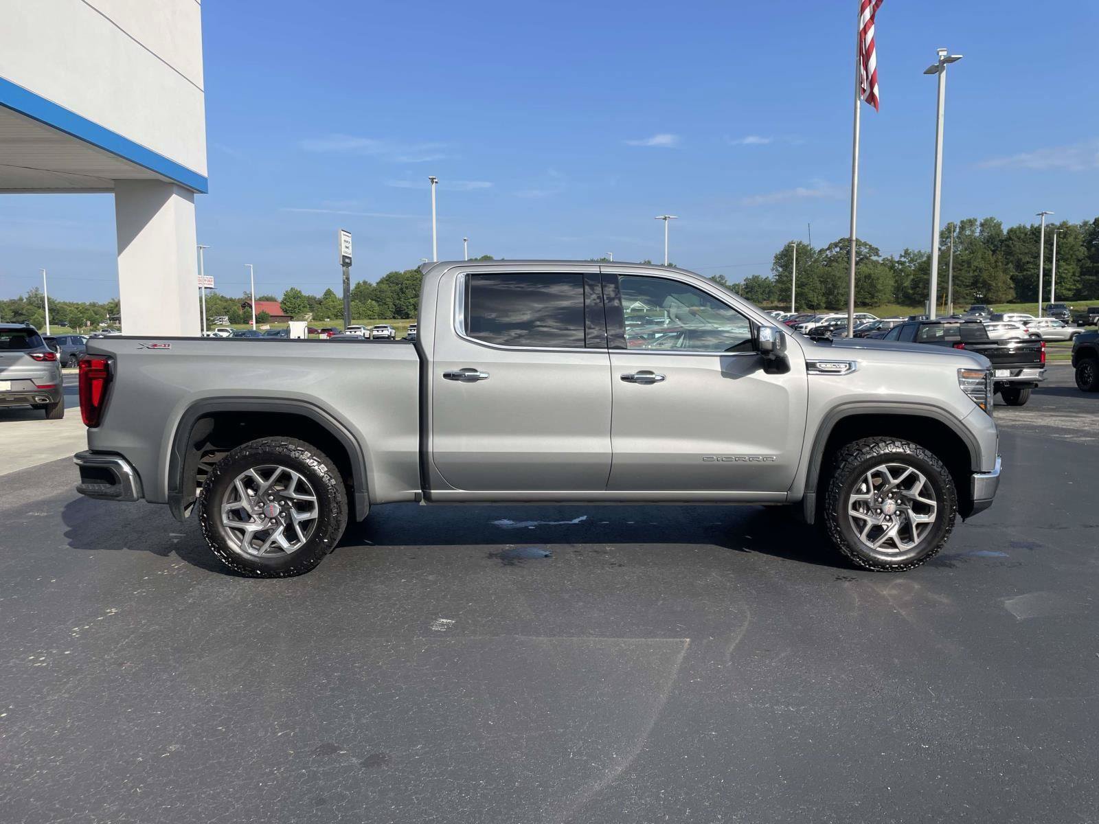 Used 2024 GMC Sierra 1500 SLT w/ SLT Premium Plus Package AWD/4WD image 2