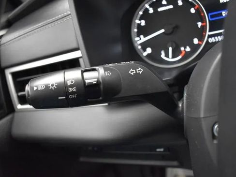 Used 2024 Mitsubishi Outlander FWD image 24