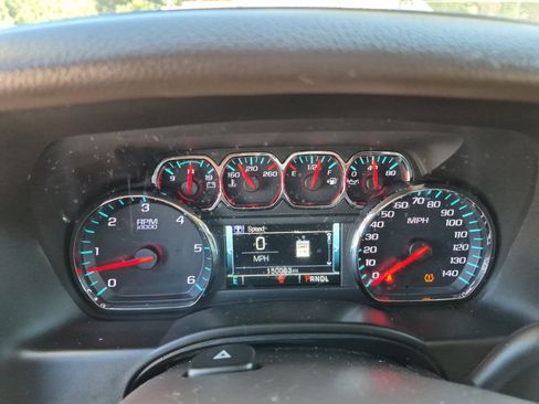 Used 2019 Chevrolet Suburban LT image 15