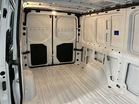 Used 2025 Mercedes-Benz Sprinter 2500 image 14