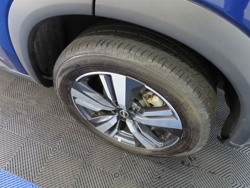 Used 2023 Nissan Rogue SL AWD/4WD image 7
