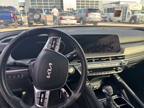 Used 2024 Kia Telluride SX Prestige X-Pro image 12