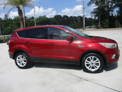 Used 2017 Ford Escape SE FWD image 18