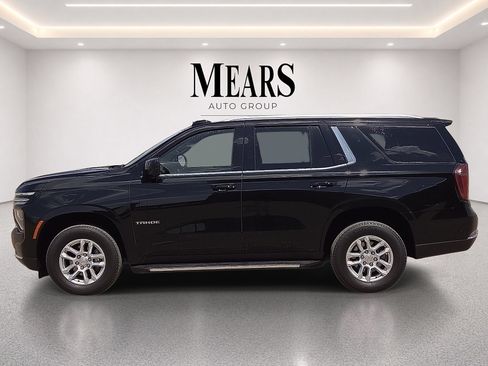 Used 2025 Chevrolet Tahoe LT AWD/4WD image 2